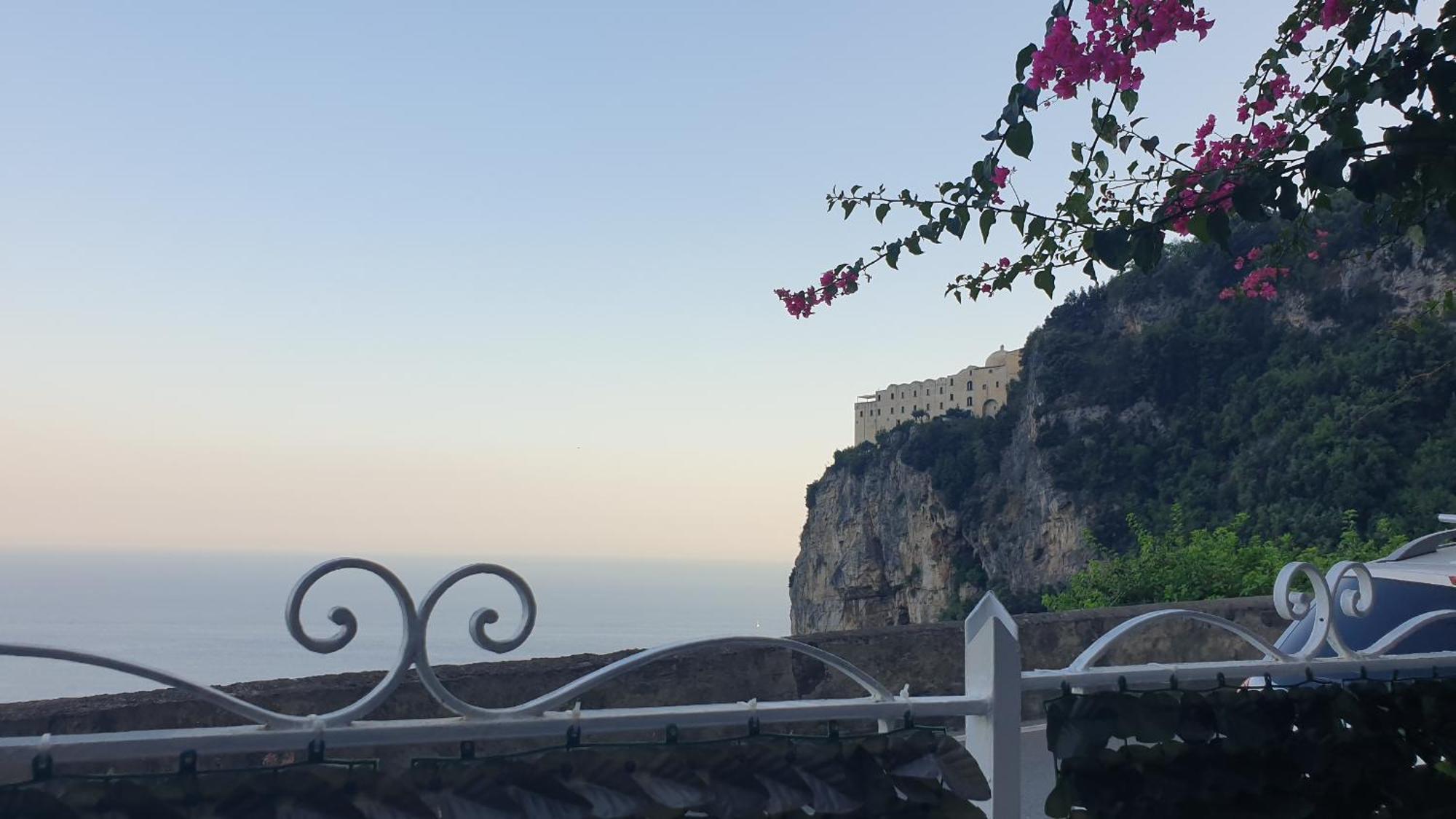 Casa Grazia Amalfi Villa Bagian luar foto